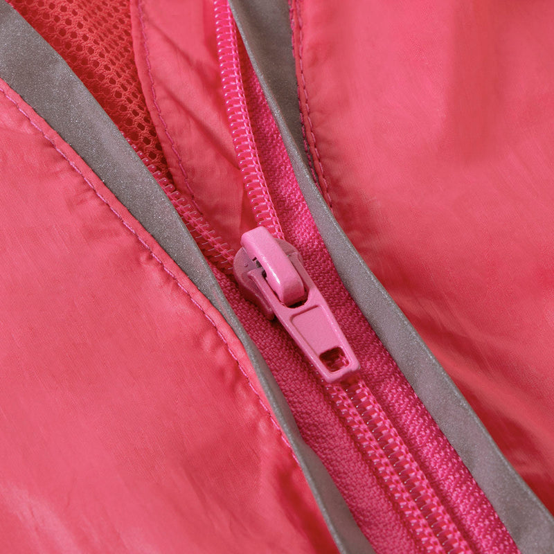 Chamarra rompevientos unisex y short biker Terra con tecnología push up.